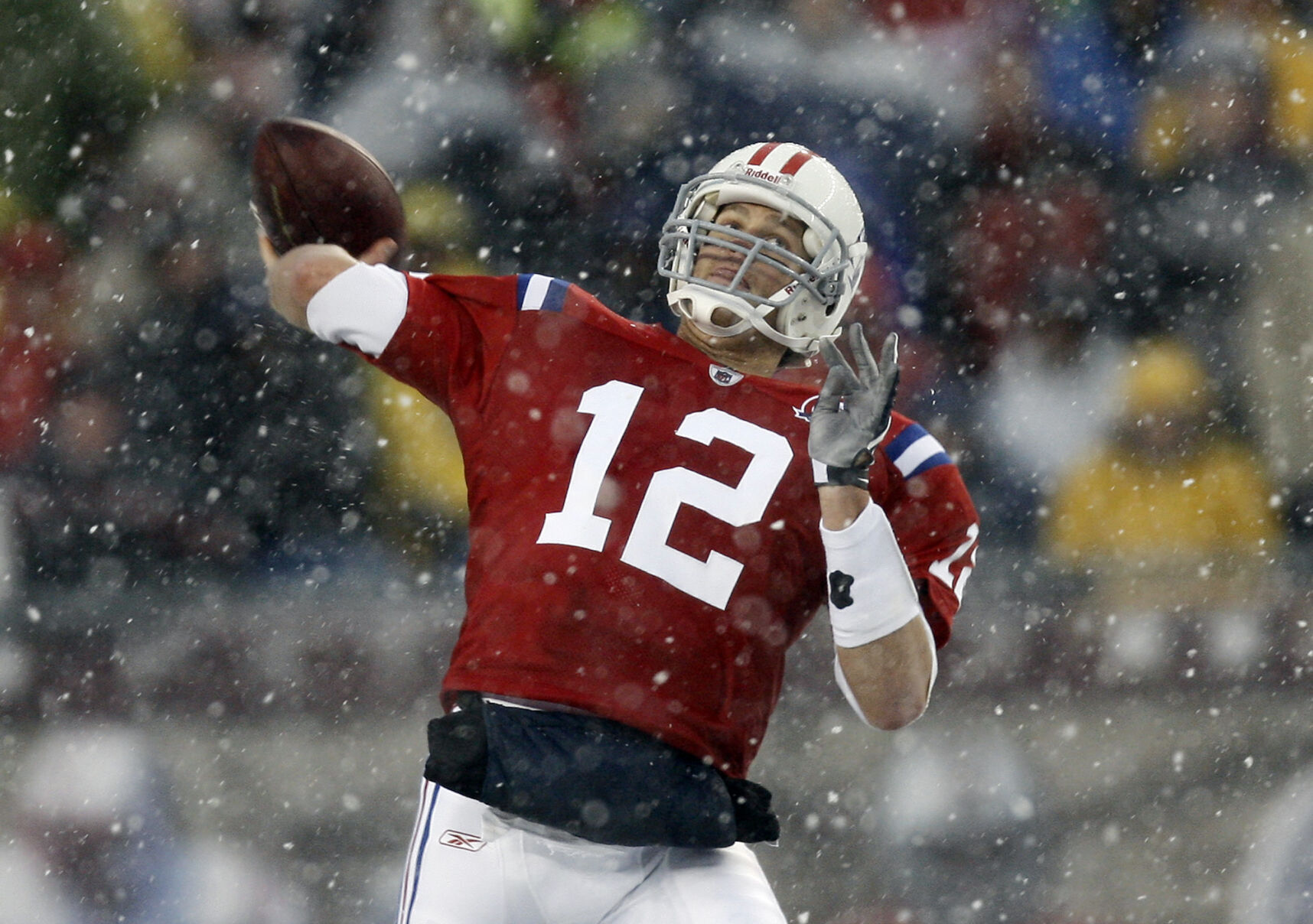 2009: Tom Brady sets NFL mark with 5 touchdown passes in one quarter